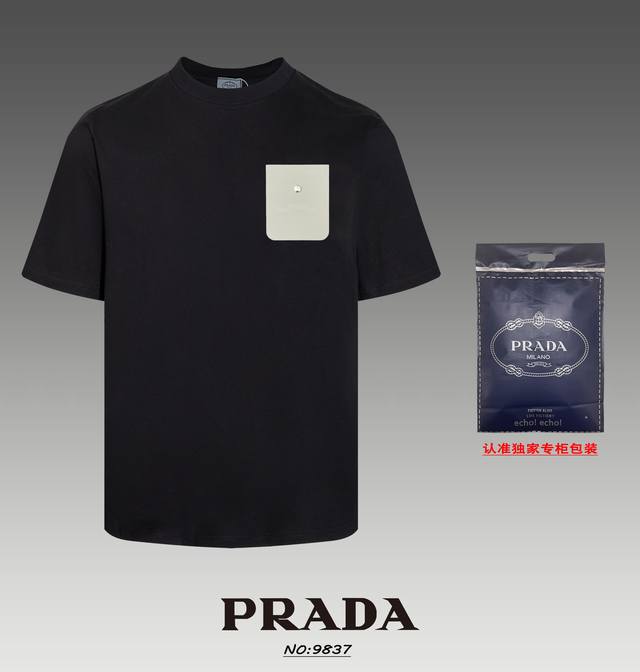 高品质prada~普拉达 2024新款 圆领短袖t恤 颜色都是定制定染,手感非常舒服 超级百搭好看的一款短袖 三标齐全 非市场普通版本 随意对比 品质绝对保证.